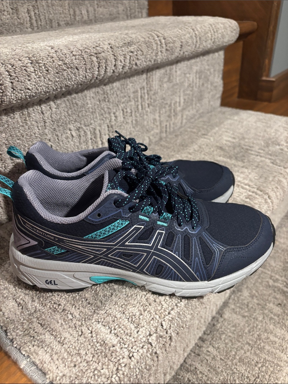 Asics Navy with Teal Accent Gel Running Shoes size 8